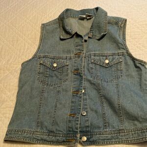 Gap denim vest. Size large, runs small